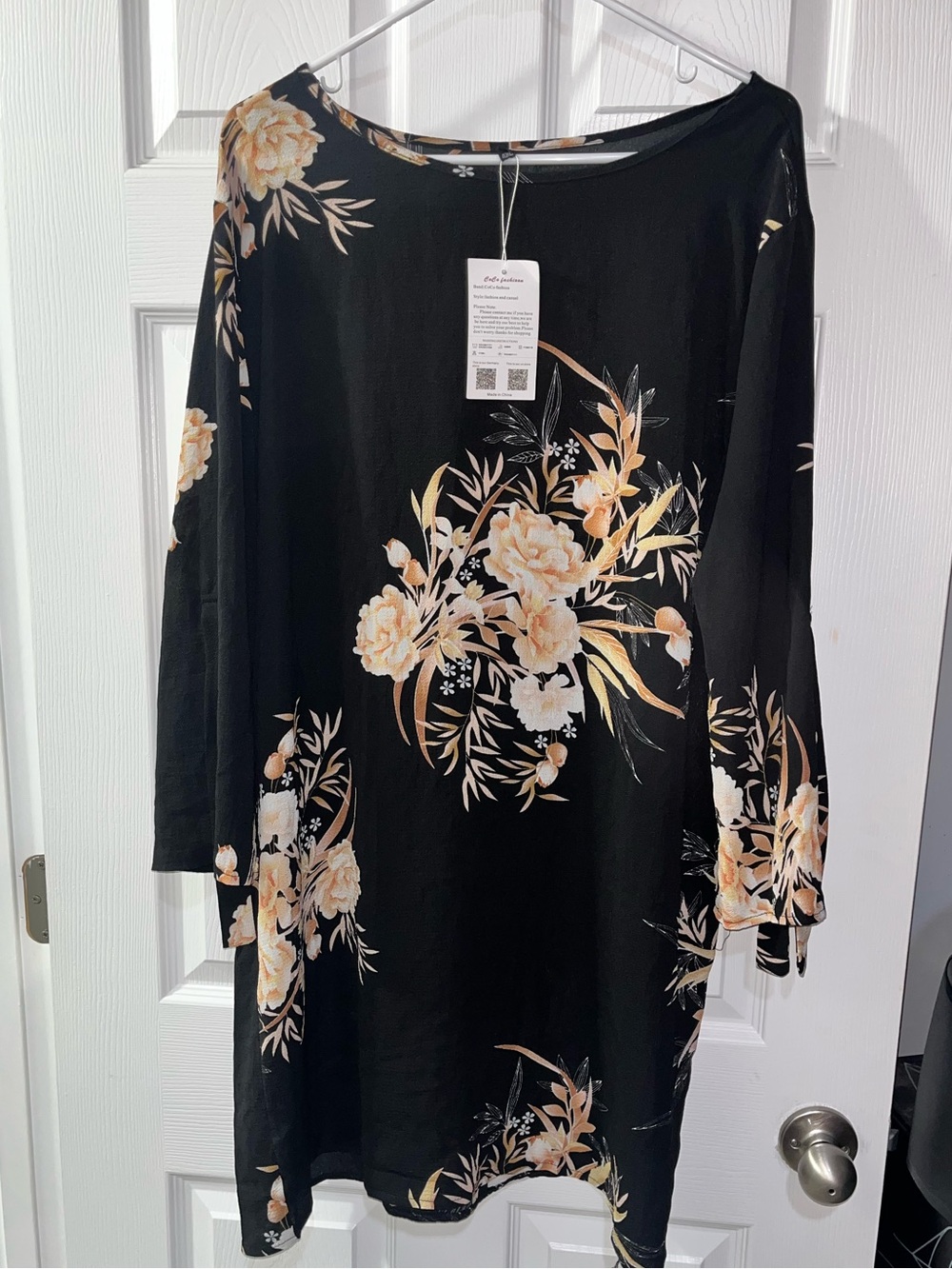 Women’s Black Floral Long-Sleeve Dress with Cream Blooms